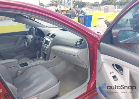 2007 Toyota Camry Le z USA, uszkodzony, nr VIN 4T1BE46K07U125024